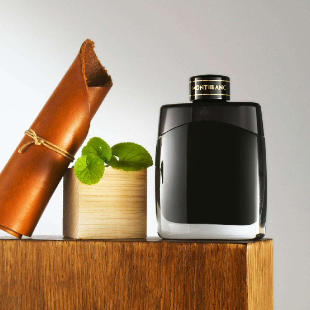 MONTBLANC - Legend Eau de Parfum Jumbo Spray - Men's Fragrance - Fougere Aromatic Woody - With notes of Bergamot, Jasmine & Oak Moss - 6.7 Fl Oz